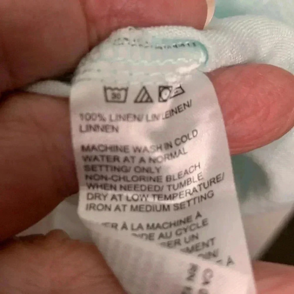 Lord & Taylor Petite 100% linen, lightweight, mint green tunic, back closure - Picture 4 of 6